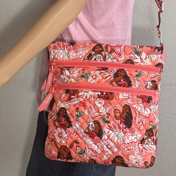 Vera Bradley Triple Zip Hipster in Moana Adventure NWT - Picture 5 of 10